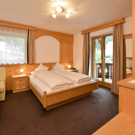 Nocleg ze śniadaniem Romantik Cesanueva Selva di Val Gardena